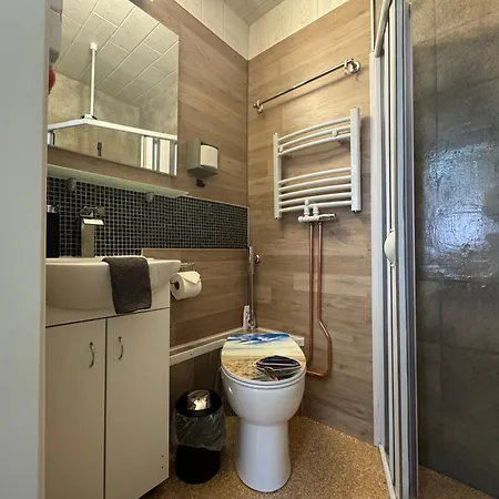 Alexandrinenstrasse In Warnemuende 홈스테이