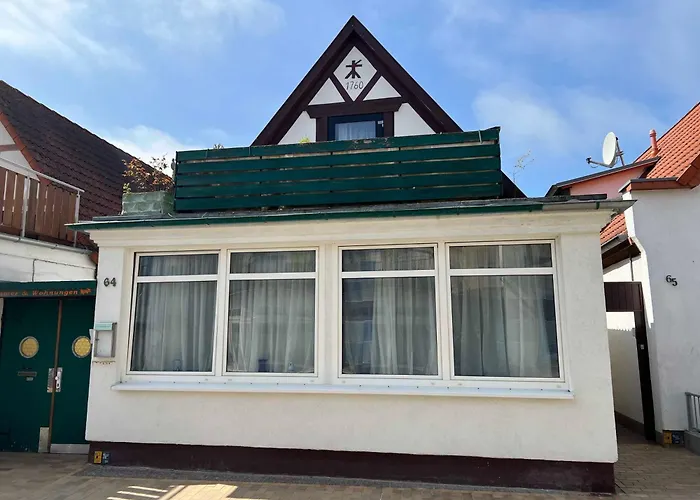 Alexandrinenstrasse In Warnemuende Rostock